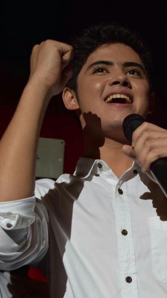 Tampak bawah😍 <a href="/alysyarief/">Aliando Syarief.</a>