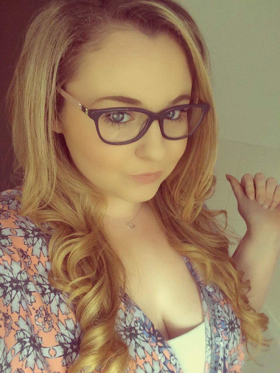 LaceyHeart1's tweet photo. You are here for a reason,you know what to do loser 💸💸💸 #Submit #FuckYouPayMe #Betterthanyourwife @RTmutt @RTsubby #Paypig #RT #Domination https://t.co/h4mf2h23w1