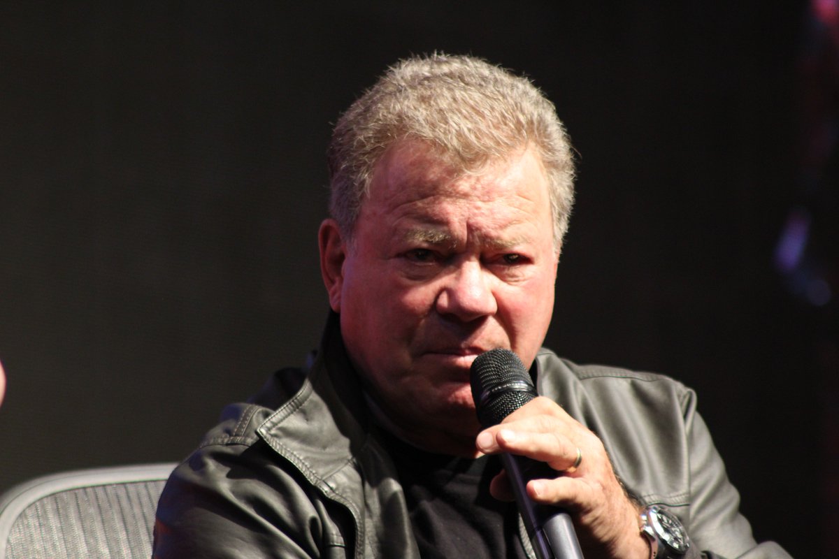 spnwatchpartyUK's tweet photo. @StarTrek_DST the one and only @WilliamShatner at #DSTE50 #DSTE (my own photos:-) https://t.co/Tc1BkuDRX1