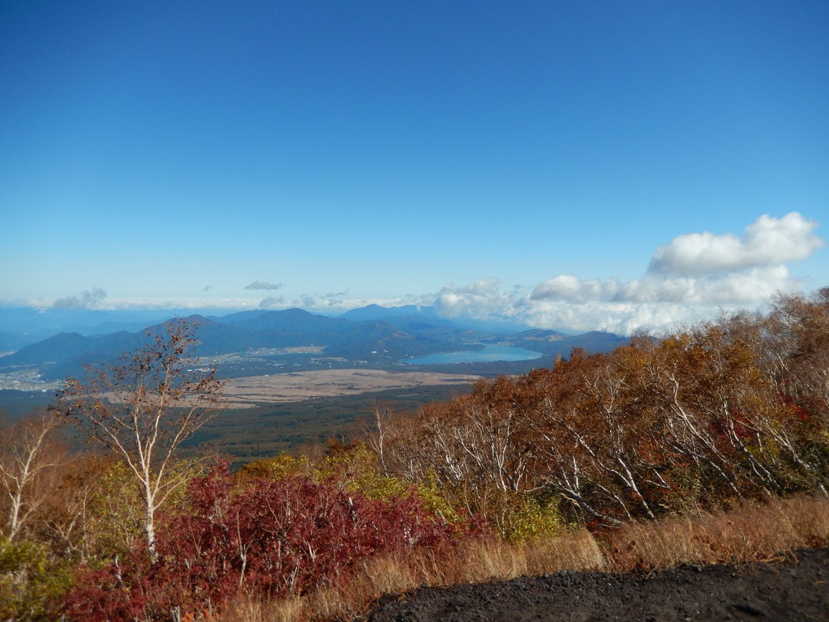 なゆき 富士スバルライン 五合目は紅葉シーズン間近 富士山めろんぱんも必見 晴れたら爽快 ガスっても神秘的 おいしい富士山五合目の秋 山梨県 トラベルjp たびねす T Co Zgvevgltqg 富士山 旅 写真好きな人とつながりたい 紅葉