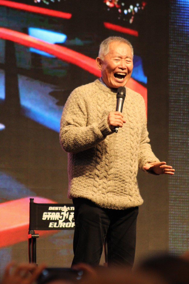 spnwatchpartyUK's tweet photo. @StarTrek_DST @GeorgeTakei at #DSTE #DSTE50 it was such an honor to meet you, Sir. https://t.co/MvaHvFvu4F