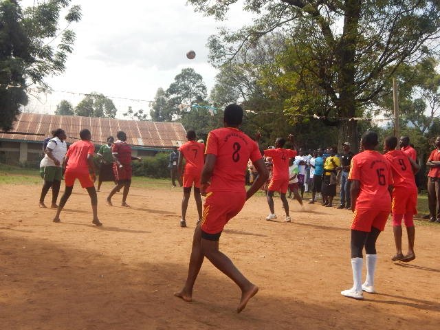 JeremyGilley's tweet photo. #PeaceTreeNetwork #Kenya held a Netball tournament for #PeaceDay. What will you do in 2017? https://t.co/O7MGdhHQkQ