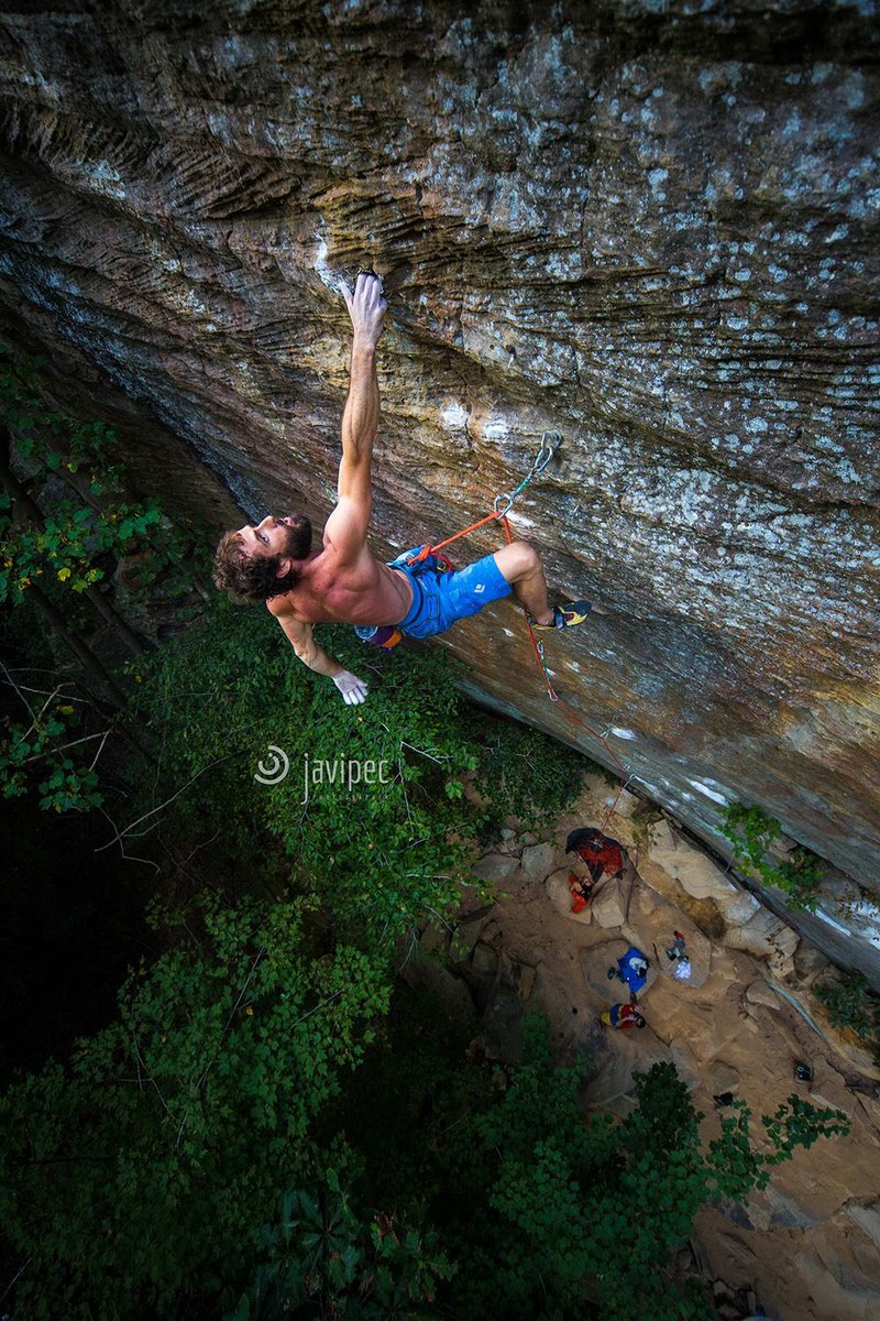 Motivated team starting off the #RRG #climbing trip with sends like #thanatopsis #8c! Excited for more! 📸 #pucseriesambassador <a href="/javipecphoto/">javipec</a>