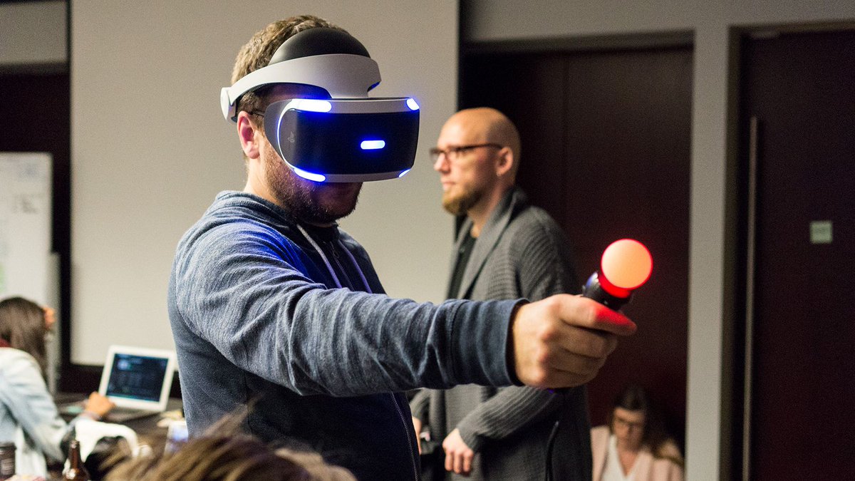 vrfaze's tweet image. #PSVR users will have to unplug the headset to use a PS4 in HDR buff.ly/2dGyND8