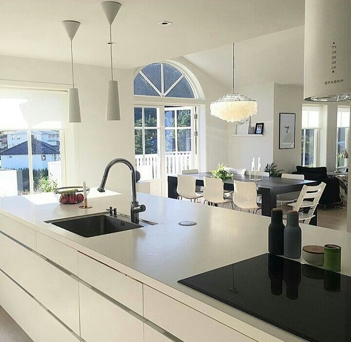 Objektmag's tweet photo. Using white to create light and space works every time. 
#design #interiordesign #interior #decor https://t.co/ouYk2sIPzM