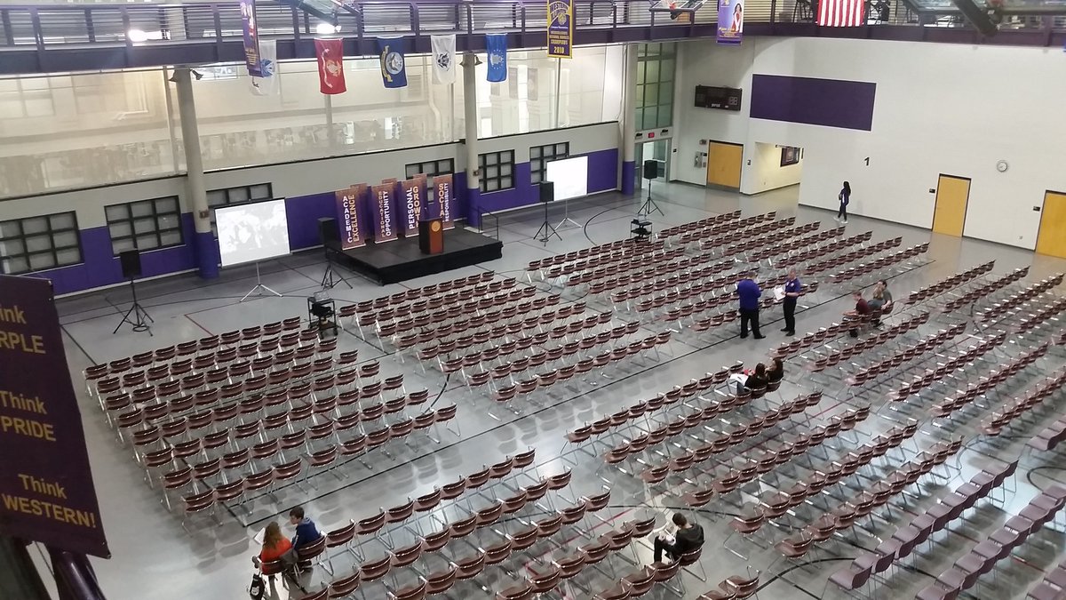 Kayla29313758's tweet photo. It's  a great day to be a Leatherneck! #Discoverwestern https://t.co/X79PTVDPcD