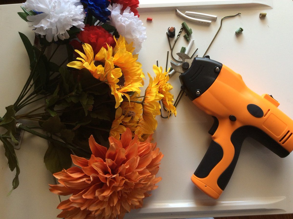 GadgetFlow's tweet image. Pre-Order: Kuicut Handy #PowerCutter &amp;amp; Tool gdfl.us/kuicut Must have for your household needs! #DIY