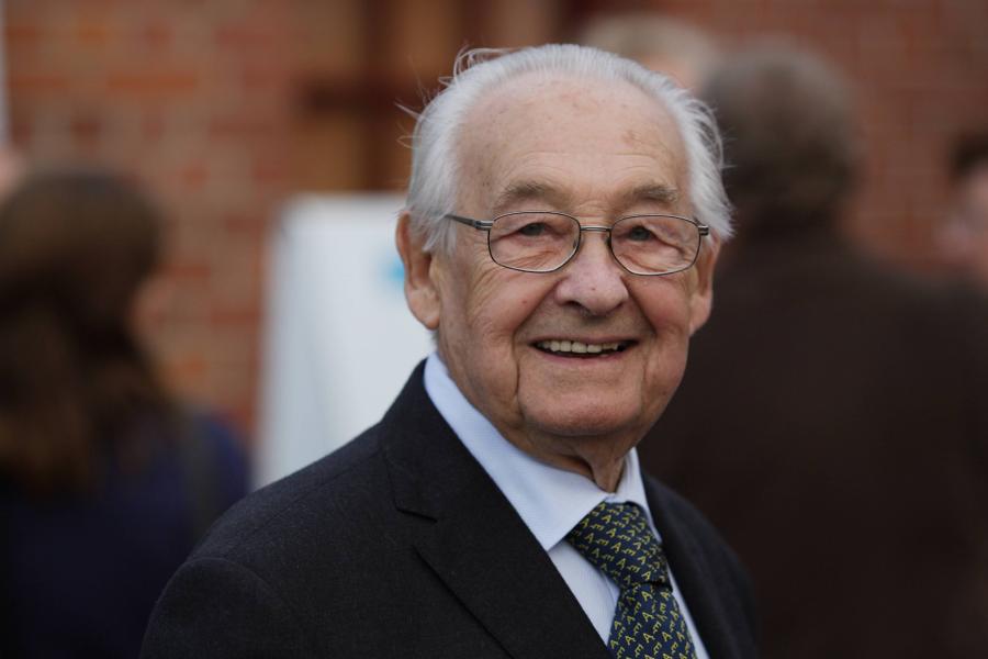 mgianvi's tweet photo. Un altro maestro se ne va. Andrzej Wajda. 
https://t.co/Hb6cxBQqvq https://t.co/8tF2Segblt