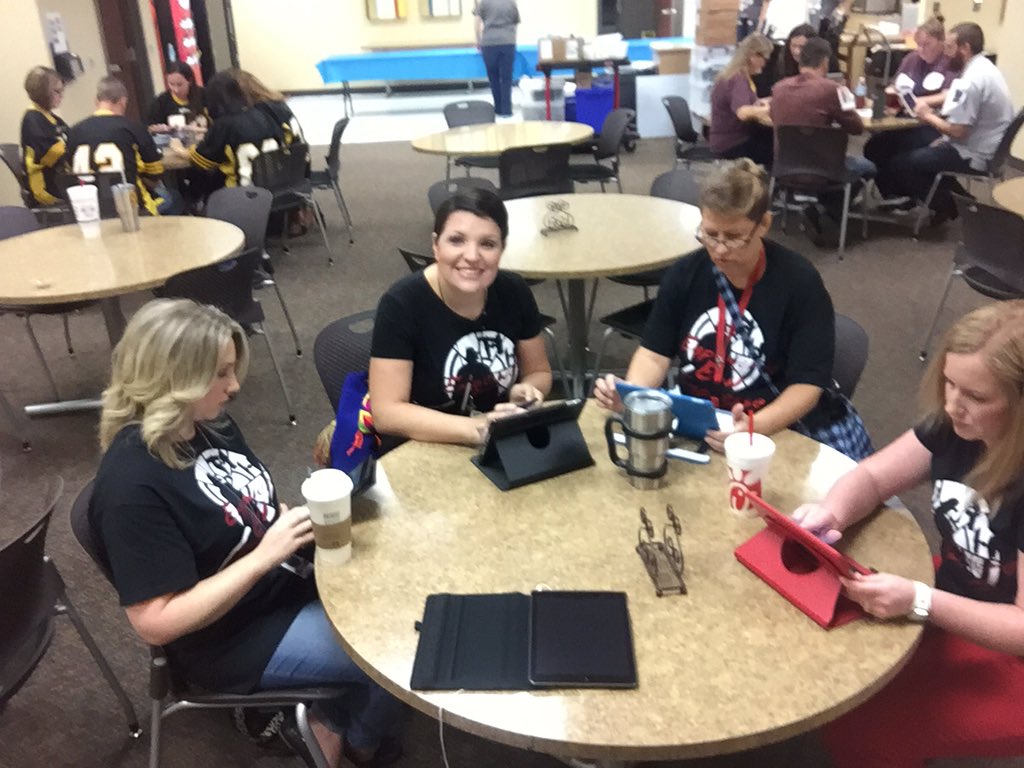 hawkinsdphs's tweet photo. #dptech2017 #dprace2017 #empoweredevilempresses #helpuswin #teamwork #retweet #dphs #tx #inservice https://t.co/NznnEbFer9