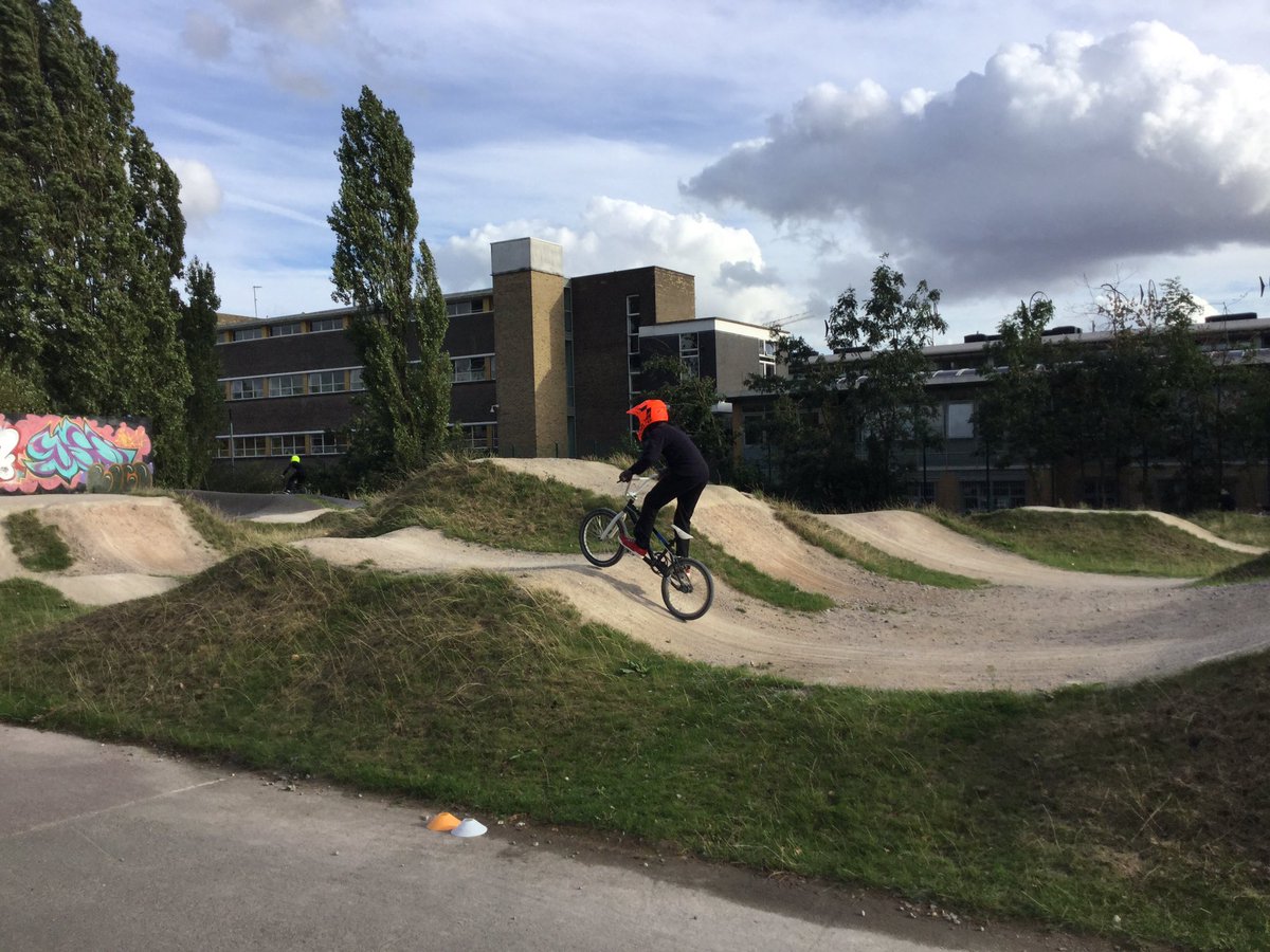 AS_Futures's tweet photo. Another great session with @ArkBDA with the young people learning how to #pump and #bunnyhop at @HammersmithBMX. They make it look easy! https://t.co/7fXIgNlJPR