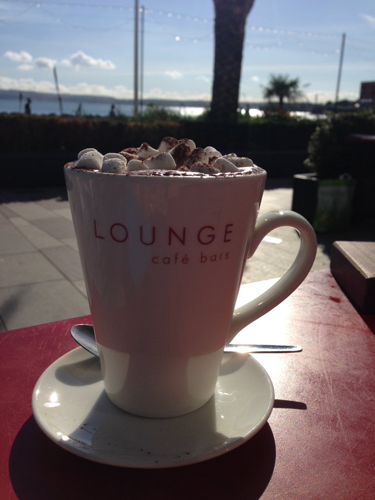 Beautiful day in Torquay, enjoying a hot chocolate @VistoLounge watching the world go by