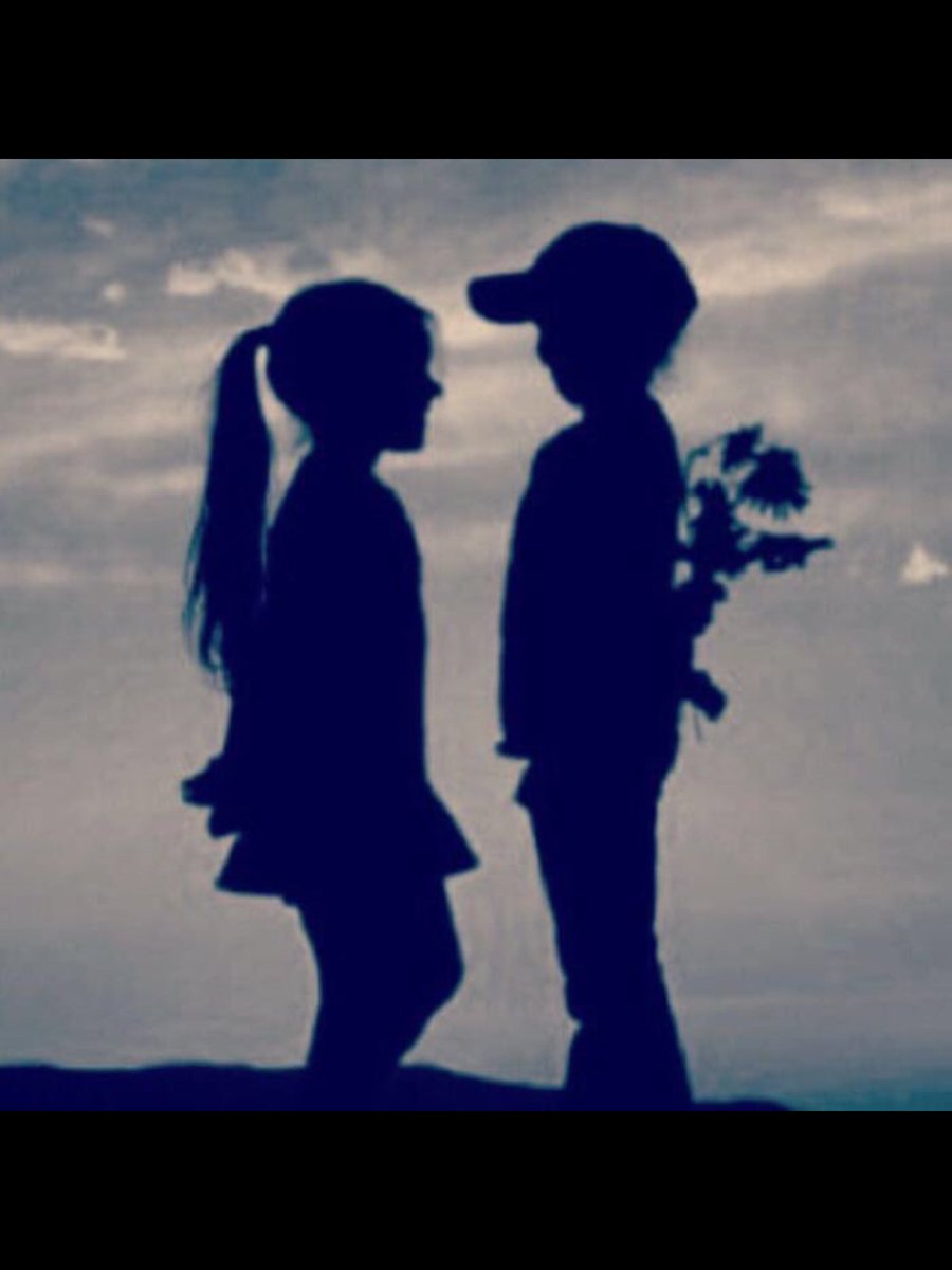 بعض الأشخاص فكرة التأمل بهم فقط تجلب السعادة..
#قروب_احساس_الحنين