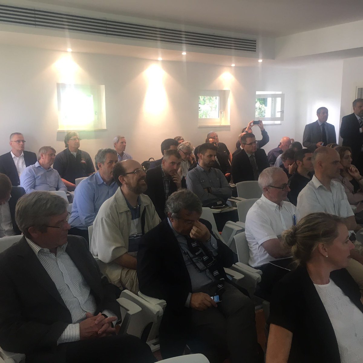 davidefaraone's tweet photo. L'Italia protagonista internazionale della ricerca sul mare oggi a Capri per il raduno #IRSO2016 delle navi della ricerca #Cnr @MiurSocial https://t.co/nS3xlzZ42L