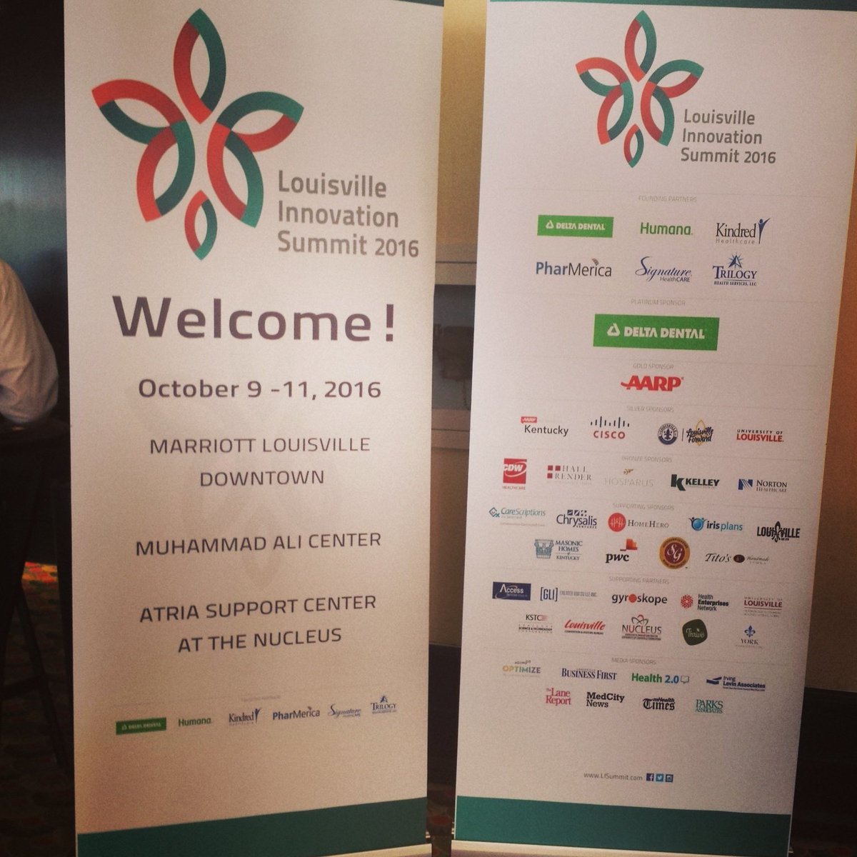cMEcompete's tweet photo. Ready 2 #innovative with #Louisville at the #LISummit2016 #gamify your #fitness #socialengagement #communityhealth https://t.co/RtCCogYTM3