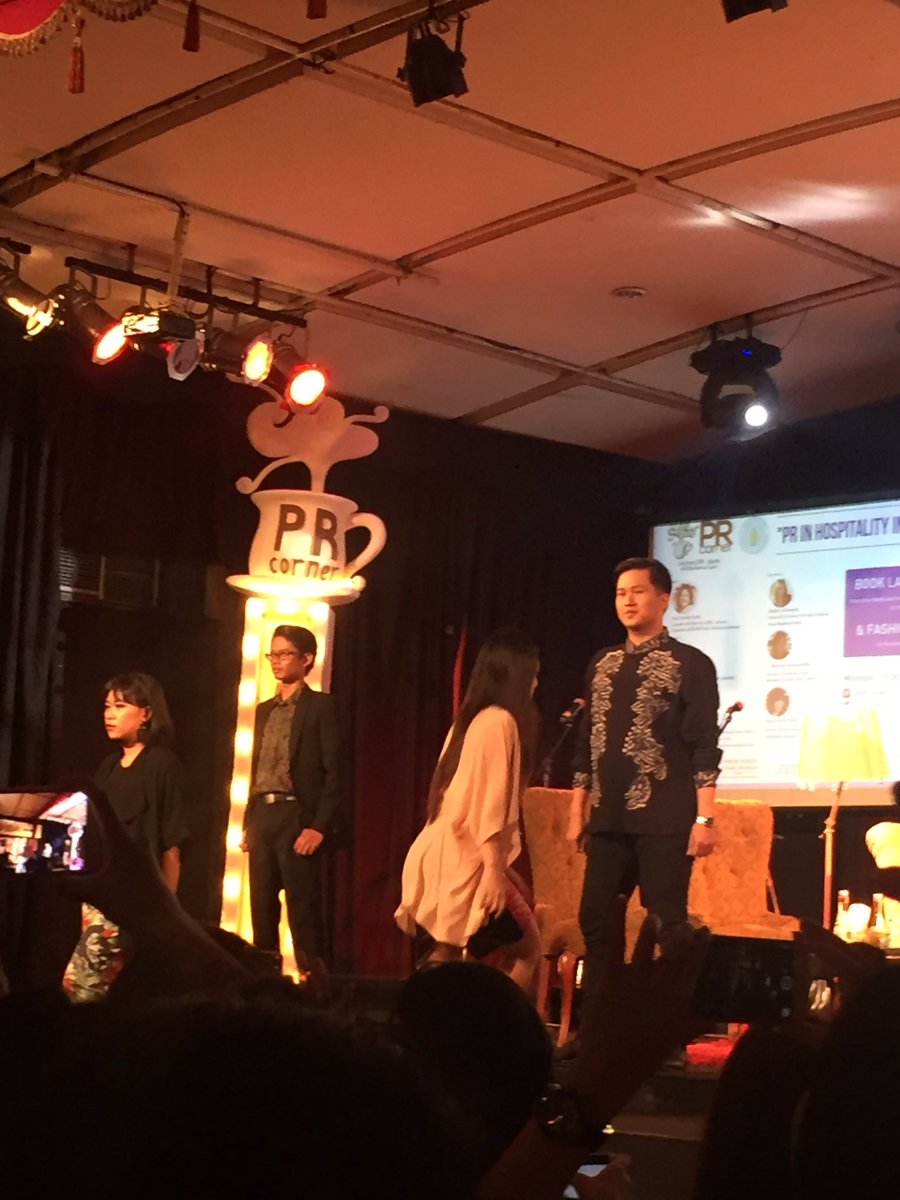 Kinandakinanda's tweet photo. Fashion show at PR in hospitality industry talk show #PRCorner #PRonline #PR18-8C @prcorner_ @rizkaseptiana https://t.co/U0vr3ONHgQ