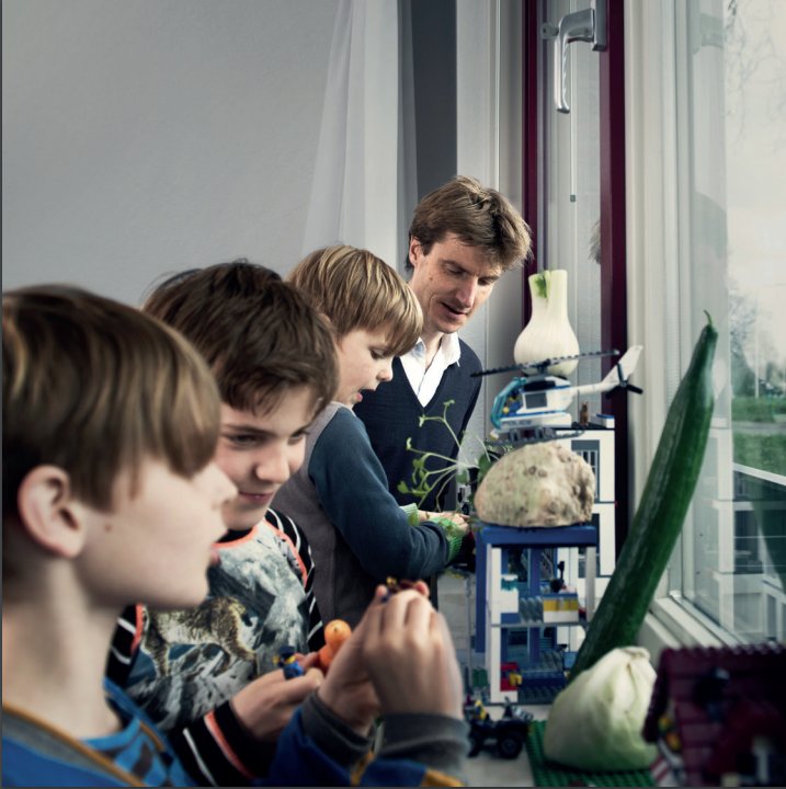 pepikhenneman's tweet photo. #ZuidHollandseVoedselfamilies faciliteert practische visionair Drees Peter @WillemenDrees #dvdd16 #duurzametop100  https://t.co/ggzGNujopk https://t.co/8Blg9Pzmsi