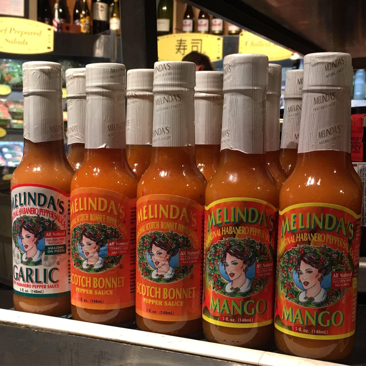 Looking for a hot sauce full of flavor? @heatandflavor has just what you need! Toss your chicken or duck wings in #melindashotsauce