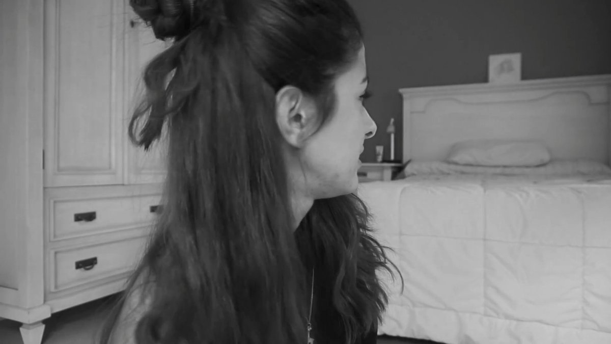 Pekius93's tweet photo. Cuando estás sola en casa y escuchas un ruido extraño en la oscuridad @Inesmellaman https://t.co/g4HxgfV96N