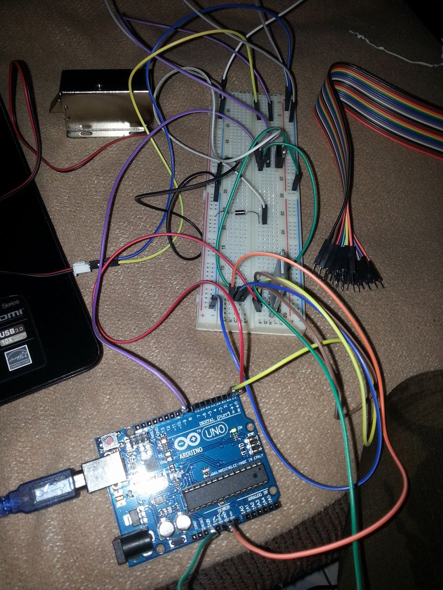 Renats_Show's tweet image. Wooo...Daming wires hahaha guys unting tiis nalang talaga matatapos rin natin ito 😌😌😌
#Thesis
#Arduino
#Codepamore
#exhaustedperomasaya
