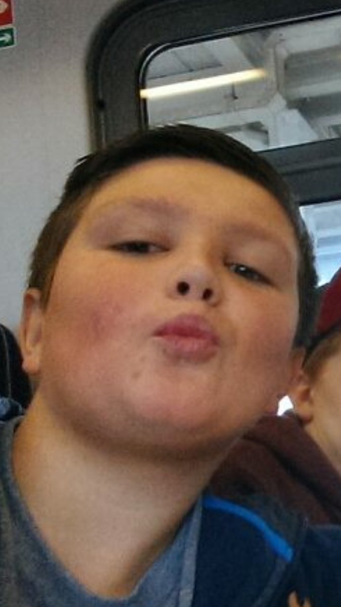 Morgz's tweet image. 1000 RTs and I&apos;ll make this my AVI for 2 weeks 😂😂😭