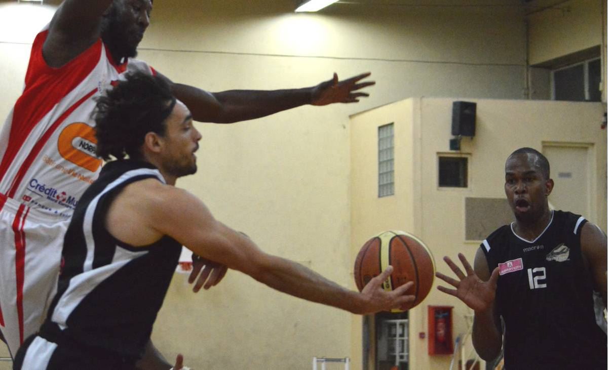 BasketIDF's tweet photo. #MatchDuWeekEnd : Nouvel article sur le site sur la rencontre @VanvesBasket vs Maubeuge https://t.co/SOyCL7beV0. Chaque semaine, un match ! https://t.co/FT45Ca9UKg