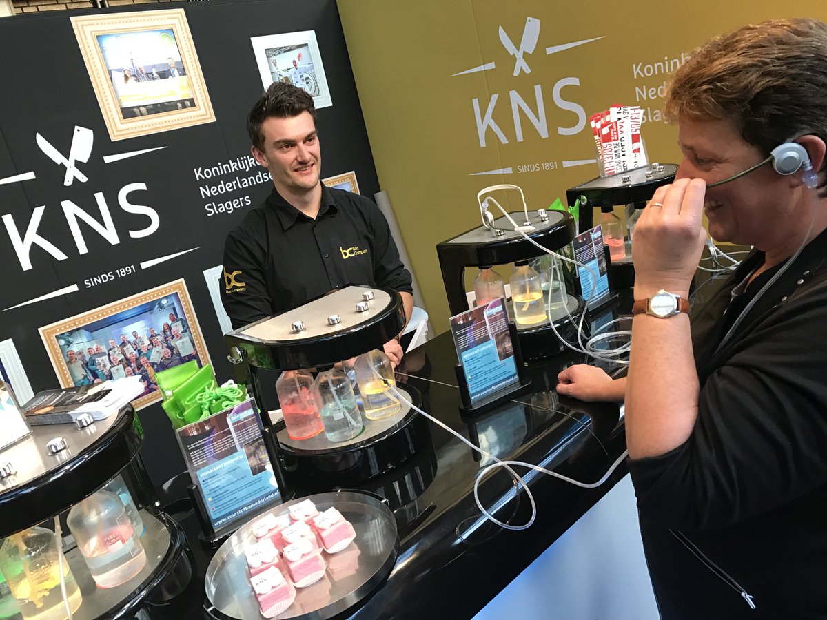 Wat vinden jullie van onze stand op de VAS in A'dam? Energie krijgen dmv zuurstof, suikers of een goed gesprek met een van onze medewerkers.