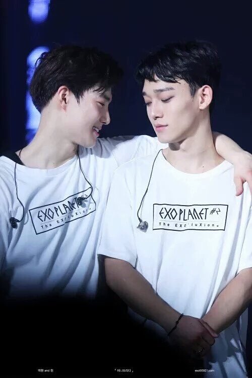 OtpsKpop's tweet photo. suho &amp; chen // exo https://t.co/u7s497C5X2