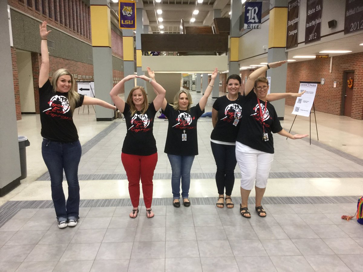 hawkinsdphs's tweet photo. We #love the Appmazing Race #dptech2017 #dprace2017
#empoweredevilempresses #retweethelove #inservice @DPISD_North dphs_north @DPISD https://t.co/AaLHEIFkuW