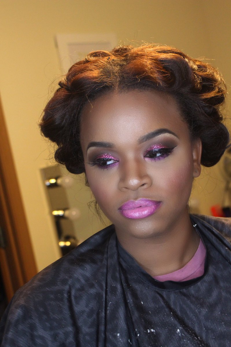 killacammmmmm's tweet photo. There's still a few openings still available for Mizzou HC2k16 for Oct 20-21st. Booking link in bio! #camcosmetics https://t.co/WBXfdlpXvJ
