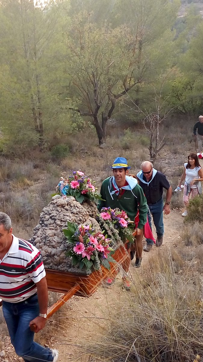 MeriyouPinoso's tweet photo. #nuestrapatrona #virgendelrosario #fiestas #pedaniatresfuentes #pinoso #cuevadelamoneda #montecoto https://t.co/7kwbEZmPBz