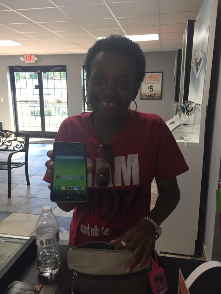 CK75Enterprise's tweet photo. Kenneth ports from Metro to Boost Mobile and many more! Welcome to Boost! #WhereYouAt #BoostDealz #LGStylo2 #CK75 @SPGWinston @Actify_KenV https://t.co/z6gpVLeY5E