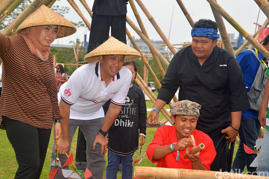 detikcom's tweet photo. Menpora Ikut Ramaikan Pertandingan Cabor Tafisa 2016 https://t.co/I2AmASSUeD via @detiksport https://t.co/JelVfTA1J9