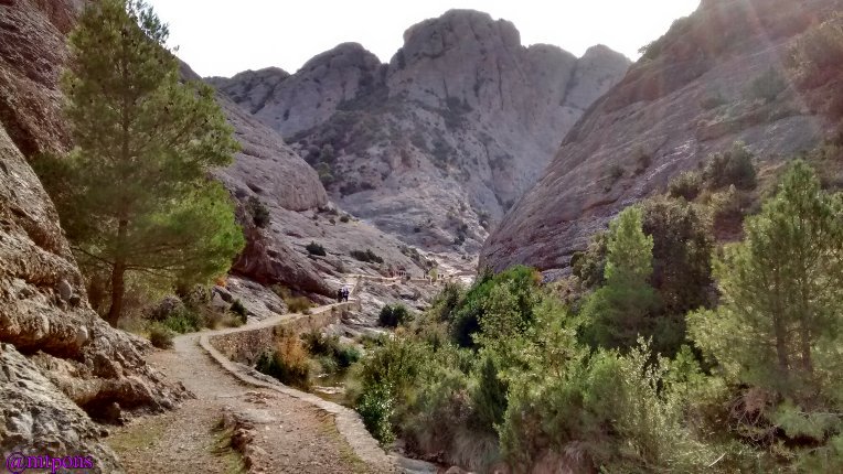 mtpons's tweet photo. No importa la manca d'aigua, passejar pels #Estrets #Arnes és una bona idea sempre. Som #TerresdelEbre https://t.co/frGC9gIeJW