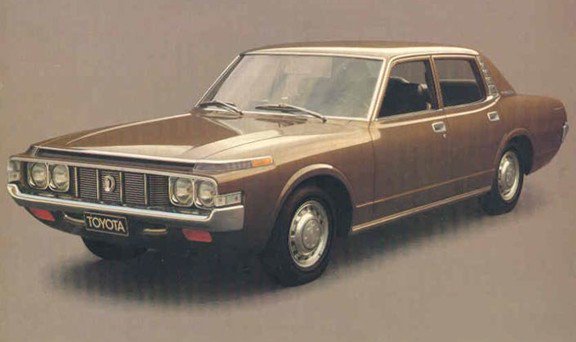 officialnkhan's tweet photo. #ToyotaCrown 1973 #vaguememory #Fathercar #Longfrontseat
#Threeforwardgears #Gearleverwithsteeringbox #Chromebumpers #Metallicbrown !!! https://t.co/EvZHVp6FGK