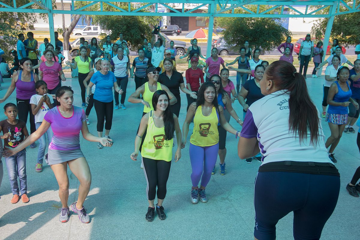DGSBarcelona's tweet photo. Más de dos mil personas han aceptado el reto fitness en nuestra Barcelona #SistemadeBaileyTendenciaFitness #IAMDER https://t.co/7CkkAVPzUE