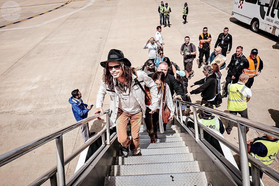 aeroworldbr's tweet photo. Eles estão chegando, Porto Alegre!

Foto: @zwhitford https://t.co/B6TBrHFsAU
