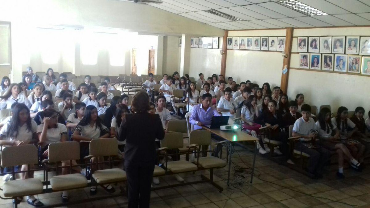 PatyJudithC's tweet photo. Taller de Oratoria a los Consejos Estudiantiles de las Instituciones Educativas del cantón Piñas. https://t.co/KI4HDj0Nsf