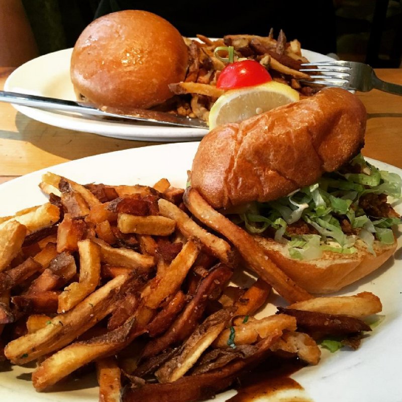 66Smokehouse's tweet photo. Monday blues? There's nothing like a tasty po'boy to lift your spirits! Come and join us on your #lunch break! https://t.co/r80CVF2D8G