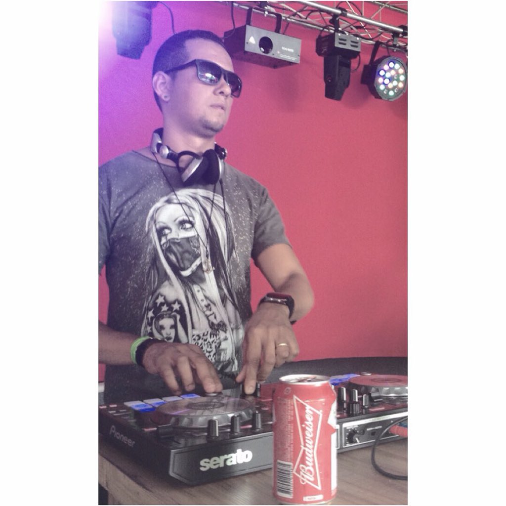 LuckyouOficial's tweet photo. Sobre ontem #ENJOY #foifoda #luckyou #trackboa #djliveset #tecnno #deephouse #serato https://t.co/1q8oHmT6xi