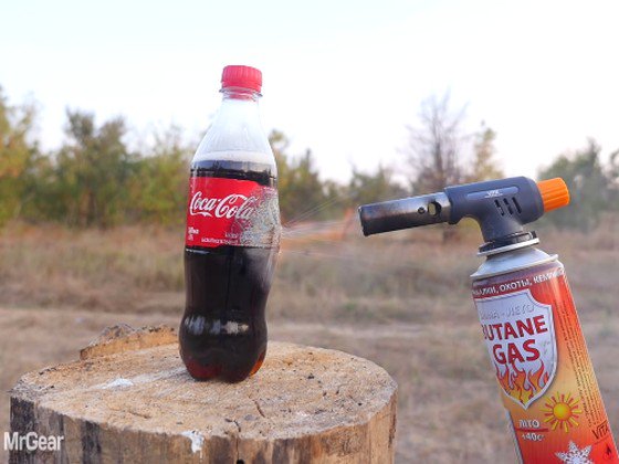 Don't Try At Home: Blow-Torch vs Coca Cola - incredibleworld.net/2016/10/dont-t… <a href="/IncredibleWorld/">IncredibleWorld.net</a>