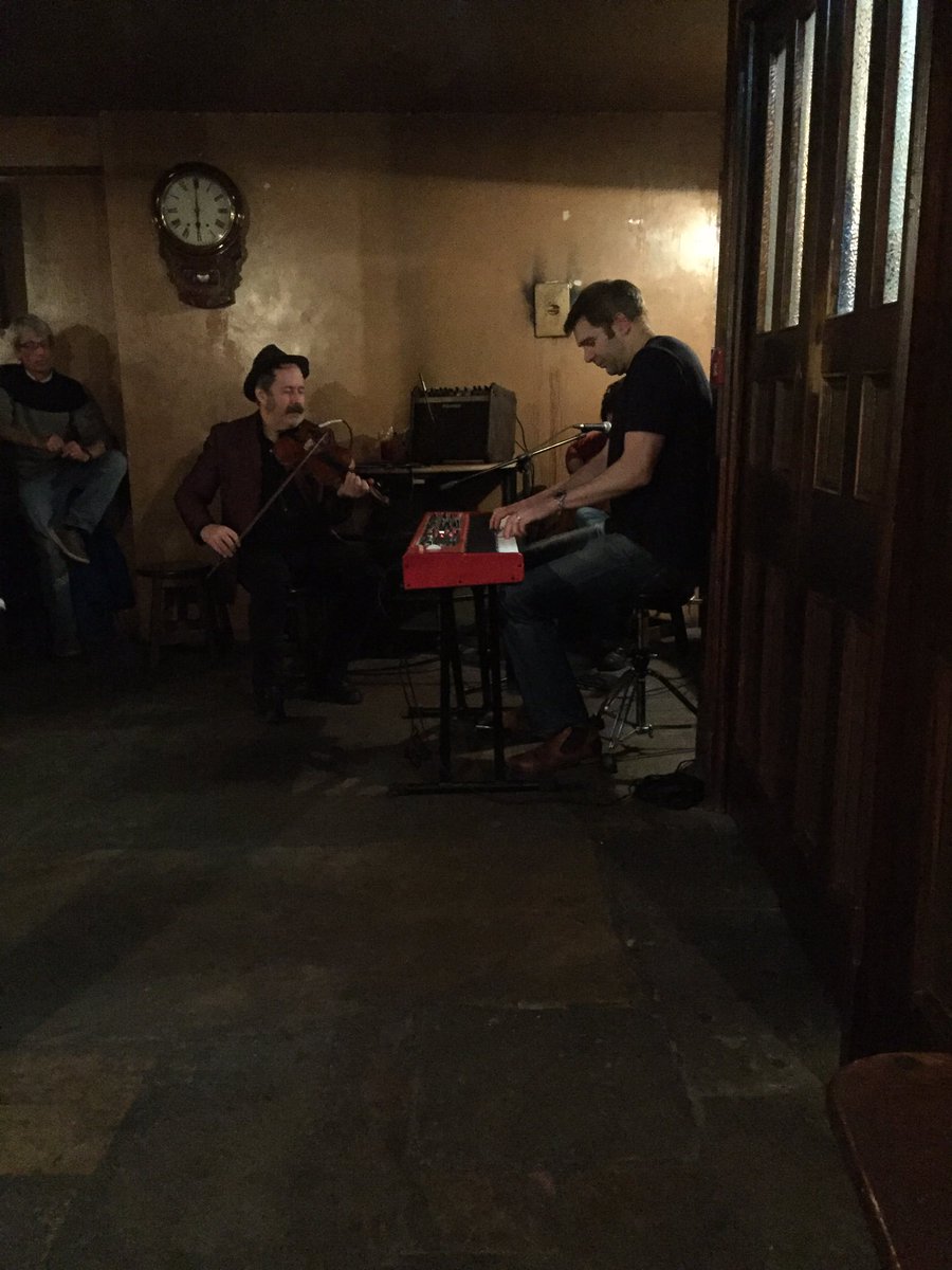 Steve Wickham, @kieranquinnn and Seami o at @ThomasConnolly_ what a perfect evening