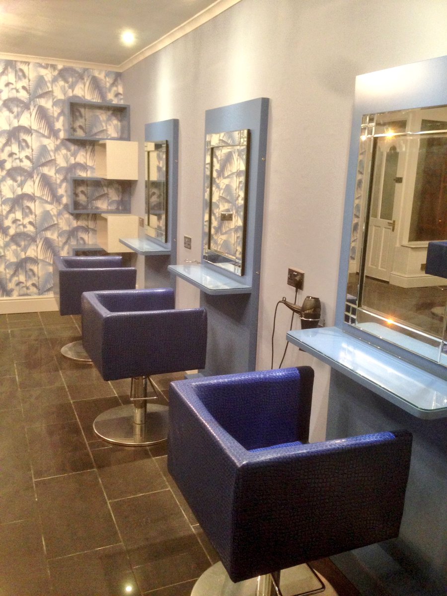 3bellfurniture's tweet photo. Another long day @Crackerschaps but it's all come together, what with @swankinteriors_ designing and our making it looks good #bespoke https://t.co/8pYFRTZ1Fv