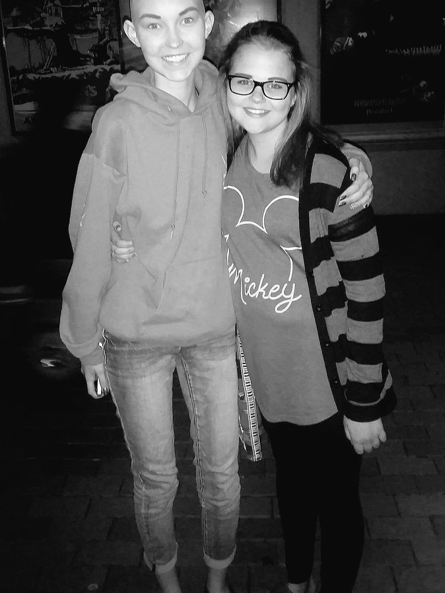 lexistafford15's tweet photo. Please keep this cute girl in your prayers as she fights cancer for a second time💛 love you Ashtyn 💓 https://t.co/2zHqBKQFOV