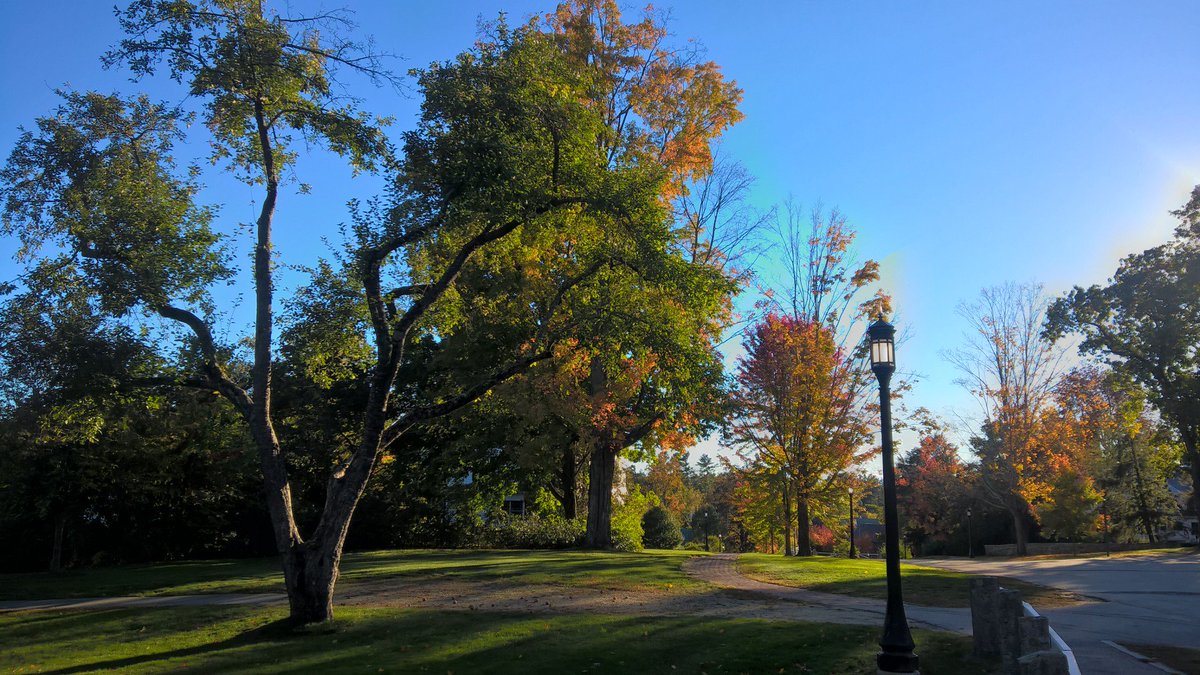 StPaulsAnna's tweet photo. Another beautiful and crisp October afternoon at #SPSNH  
#inspiredbynature #SPSpride #areweatpeakyet #calmbeforethesnow https://t.co/cVE1H20RzN