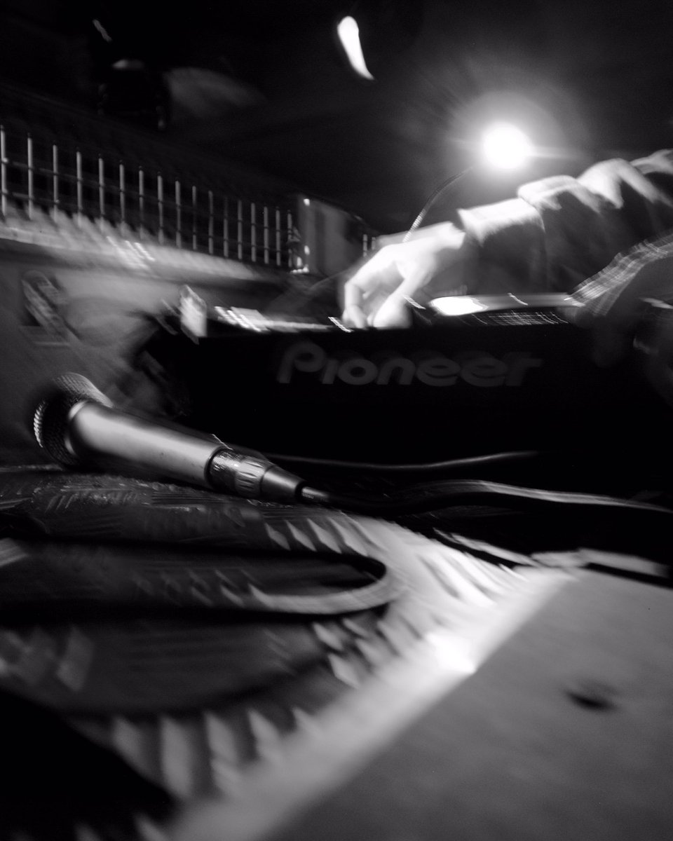 AntonioPyro's tweet photo. #DJBooth #TheQubeProject #DJ  #Microphone #Sure #SM58 #SureSM58 #Pioneer #CDJ #CDJ2000 #CDJ2000Nexus #PioneerDJ #London #Club #NightClub https://t.co/p8QDkRAw9O
