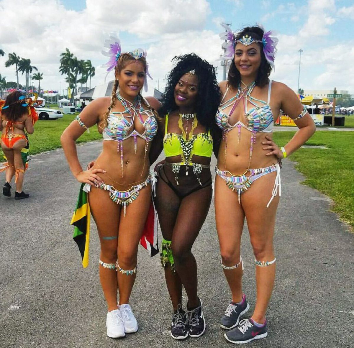 ViewsFrom876JA's tweet photo. 📍 Miami Carnival 2016 Highlights 

  #MiamiCarnival  #MiamiCarnival2016 #ViewsFrom876 #View876 https://t.co/wTnkwmEQgJ