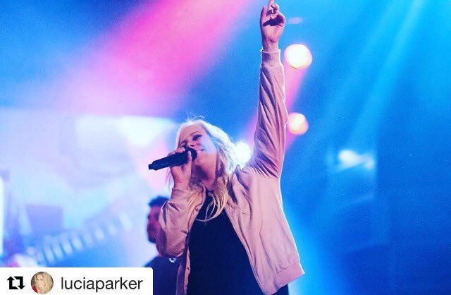 bridgemusicllc's tweet photo. Amazing photo of our artist @luciaparker performing at #HerNightOut over the weekend! #Worship #Music #BridgeMusic https://t.co/83MZMV9jPz