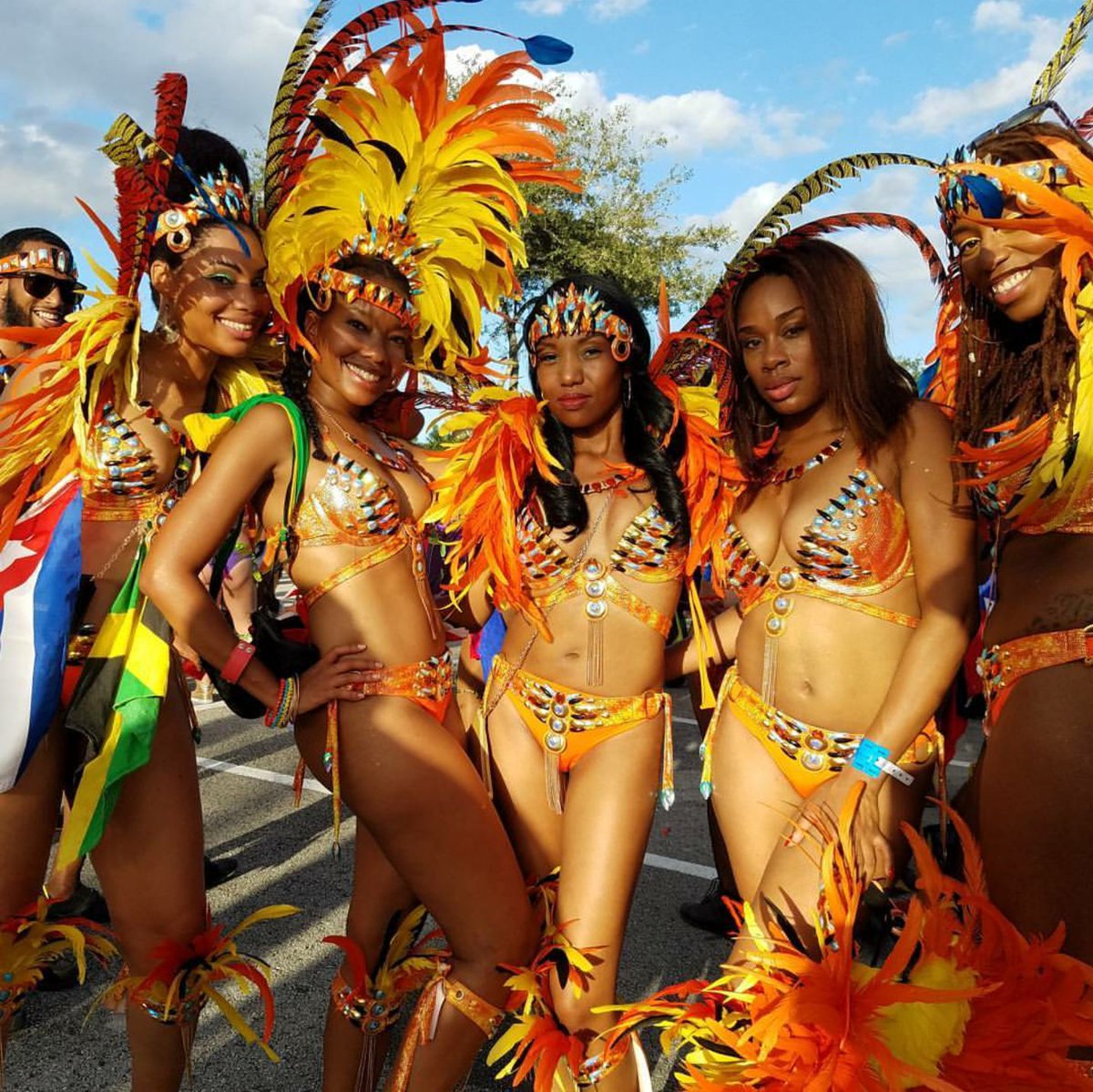 ViewsFrom876JA's tweet photo. 📍 Miami Carnival 2016 Highlights 

  #MiamiCarnival  #MiamiCarnival2016 #ViewsFrom876 #View876 https://t.co/2gjT8SxKqq