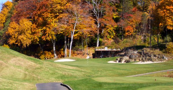 golfstinks's tweet photo. #Autumn #golf photo of the day - https://t.co/Wzs6ueiBSZ https://t.co/cRHIO8J4BR