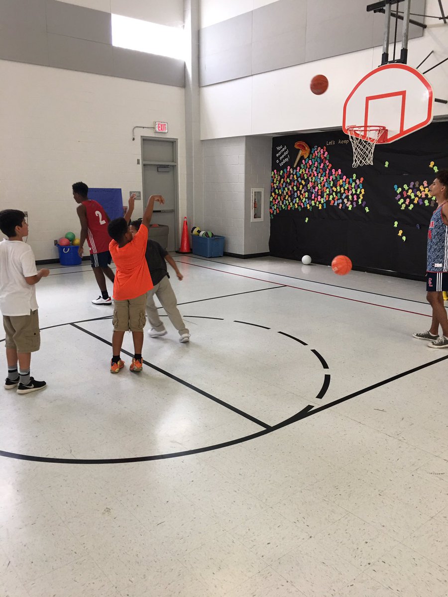 jMattFrye's tweet photo. #CharacterCourt @ CLCE in full effect with our @Clear_LakeHS guys talking about #caring and showing it in some hoops! #wingames #winlife https://t.co/w0xMfk3U8E